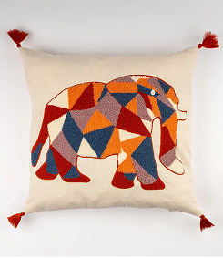 Punch Nakışlı Fil Motifli Kırlent Kılıfı