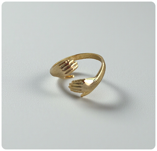 Sarılan Eller Yüzük