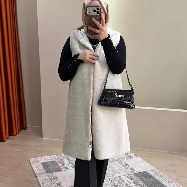 Instagram: ekru angora uzun yelek kombini